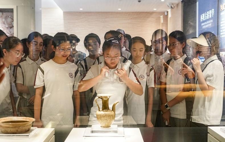 浙江温州：暑期学生“触摸”千年海丝脉动