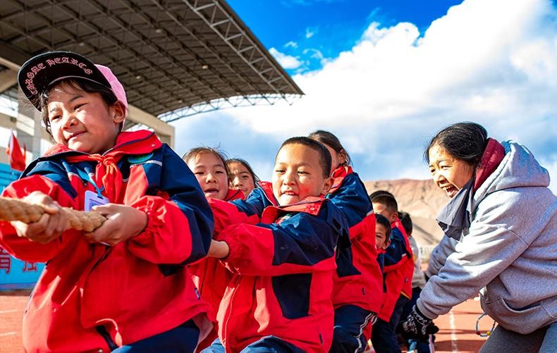 西藏阿里：高原孩子的欢乐大课间