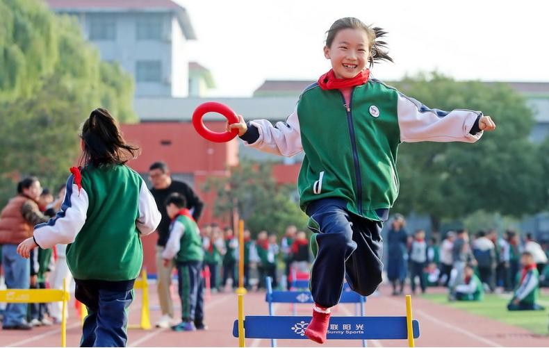 安徽淮北：校园运动会展风采