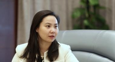 上海市中共党史学会红色影像与数字传播专业委员会执行秘书长沈晅瑛介绍数字红色研学项目后续如何推广