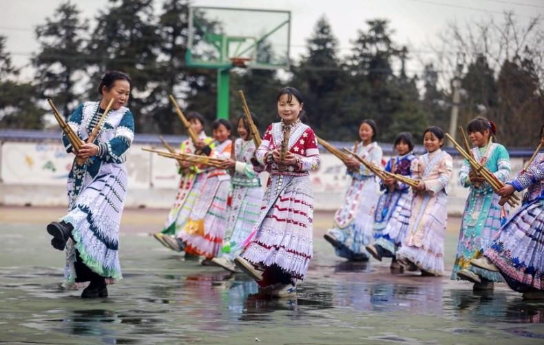 贵州黔西：苗族芦笙舞进校园