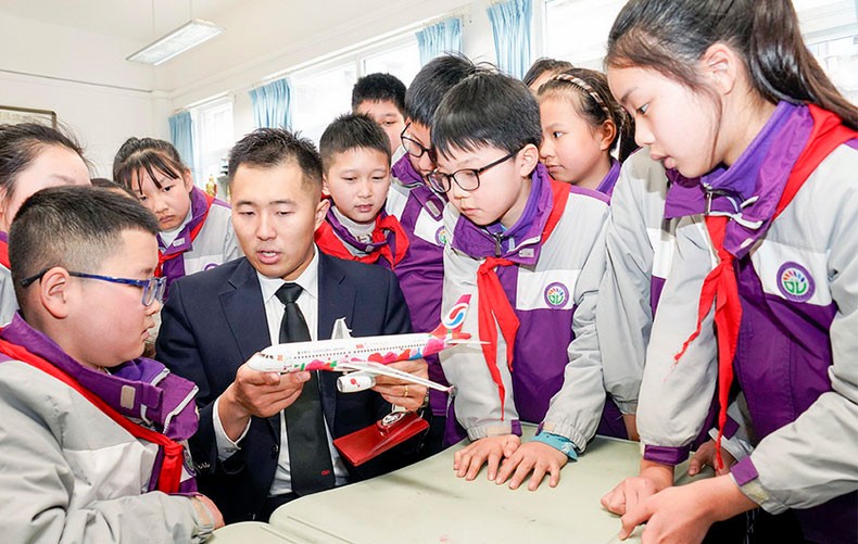 重庆：航空科普融入“开学第一课”