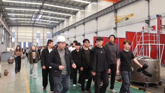 孟村人社局联合沧州职业技术学院孟村学院开展访企拓岗专项活动。 绳文博摄