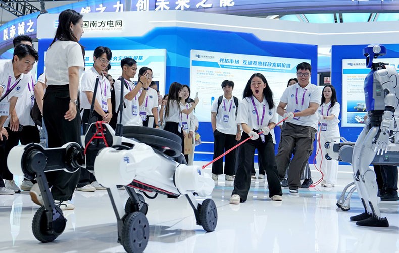 广西南宁：东盟各国留学生的“开学第一课”