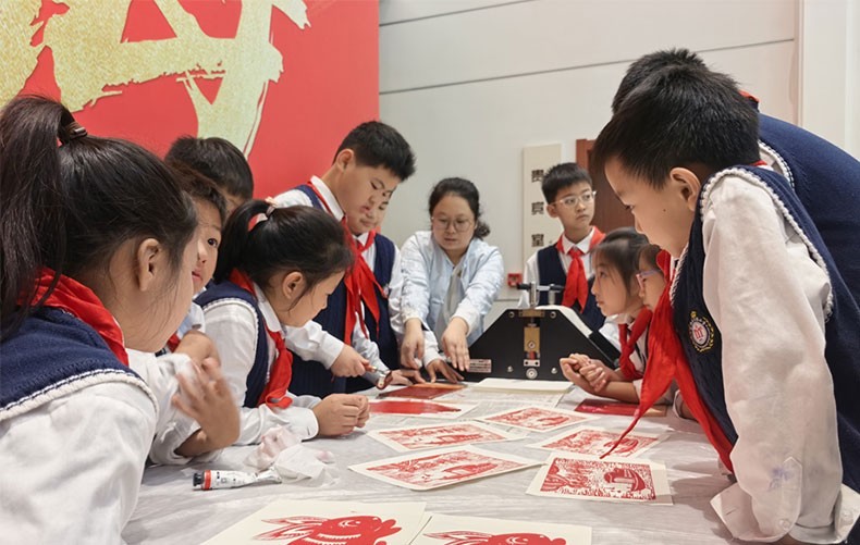 江苏东海：一刀一画皆传承